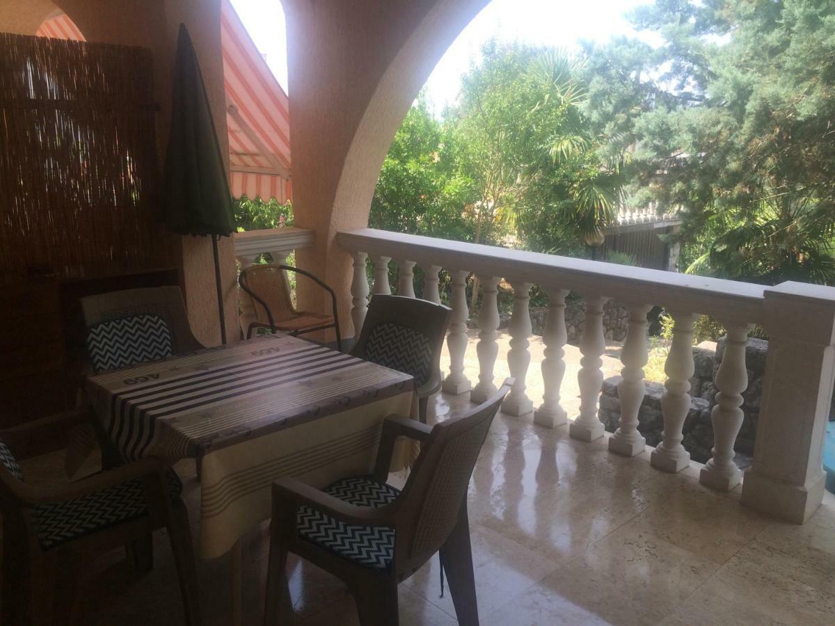 Apartments Toni-Малинска Экстерьер фото
